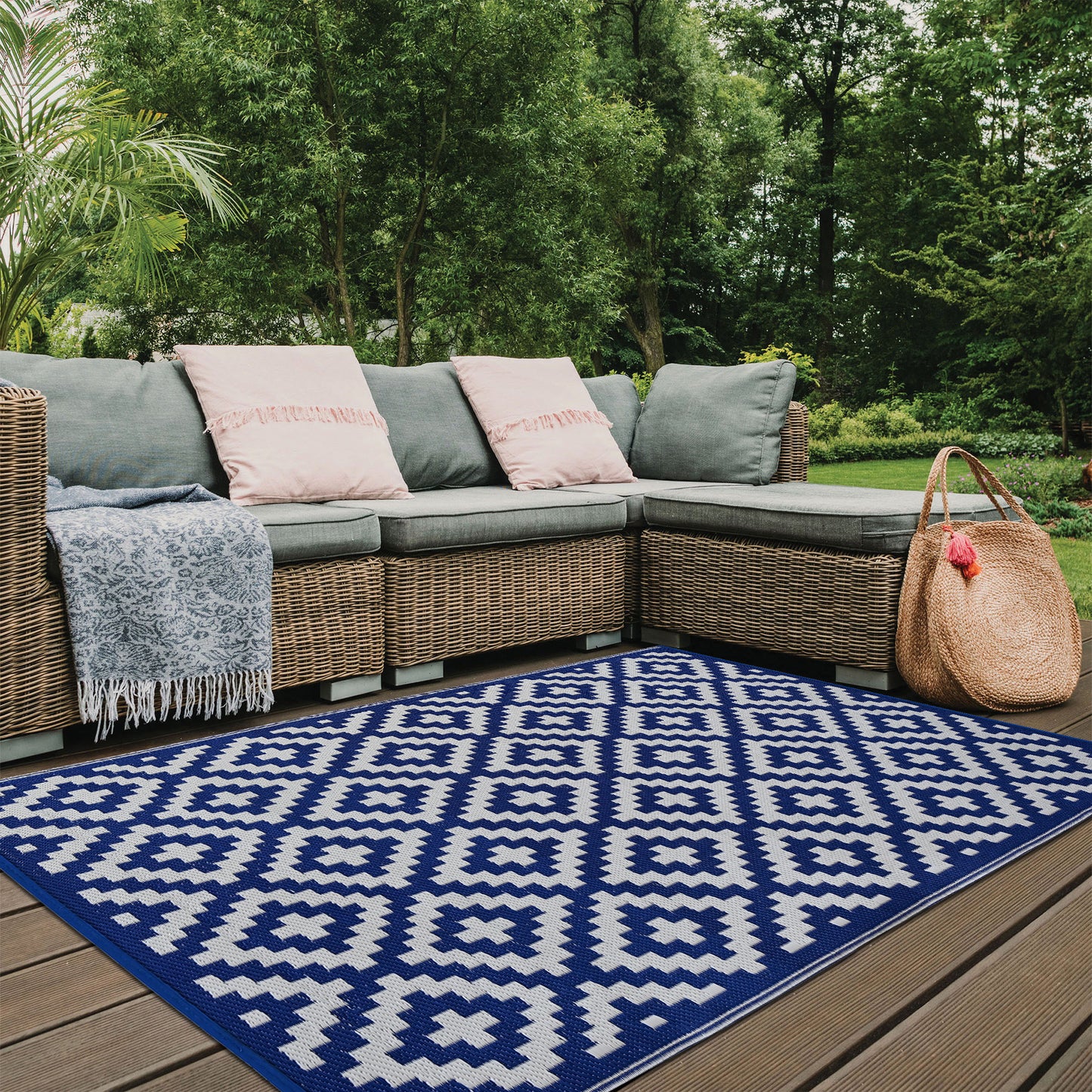 Outdoor Area Rug Mat Reversible and Waterproof Made with Recycled Plastic Straws for patios, Outdoors, Camping, Balcony, Deck, RV