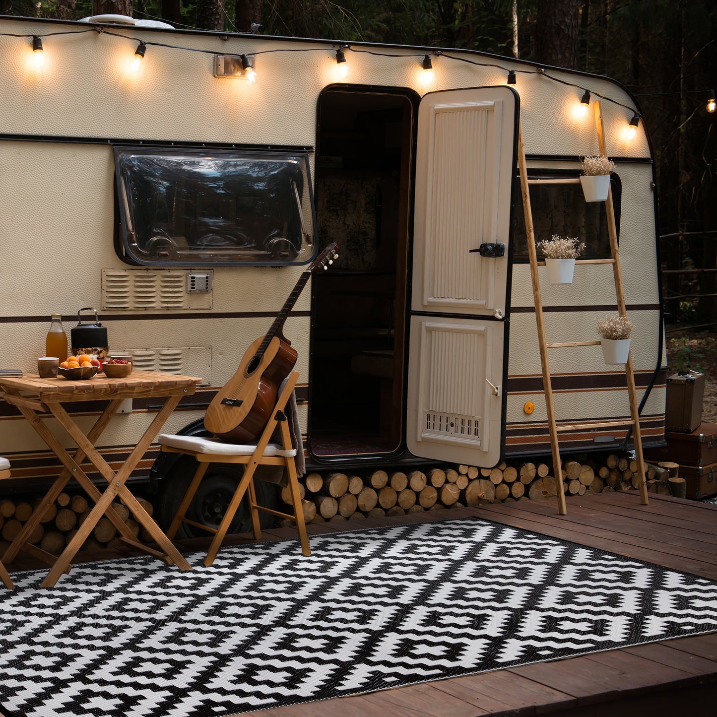 Outdoor Area Rug Mat Reversible and Waterproof Made with Recycled Plastic Straws for patios, Outdoors, Camping, Balcony, Deck, RV