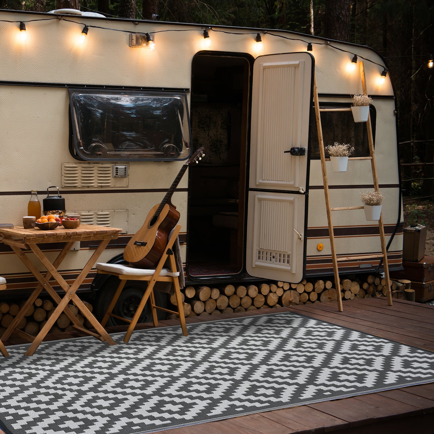 Outdoor Area Rug Mat Reversible and Waterproof Made with Recycled Plastic Straws for patios, Outdoors, Camping, Balcony, Deck, RV