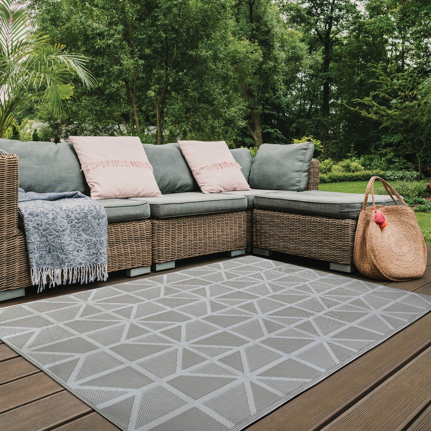 Geometric Indoor/Outdoor Patio Rug For Patio, Deck, Office, Living Room