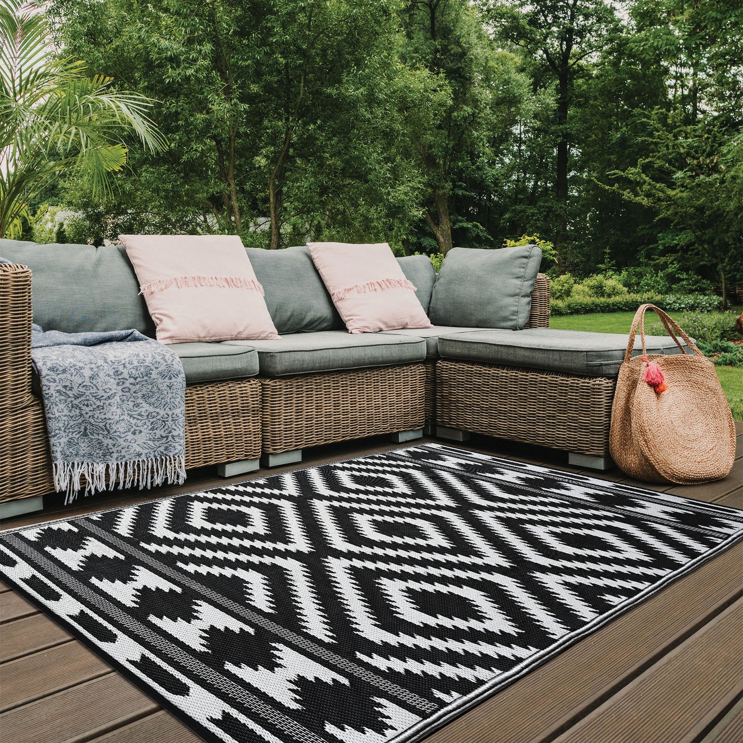 Tribal Indoor/Outdoor Patio Rug For Patio, Deck, Office, Living Room