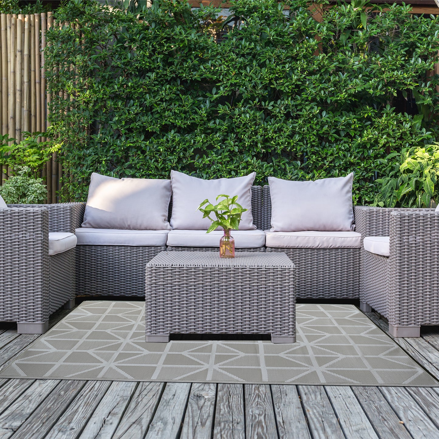 Geometric Indoor/Outdoor Patio Rug For Patio, Deck, Office, Living Room